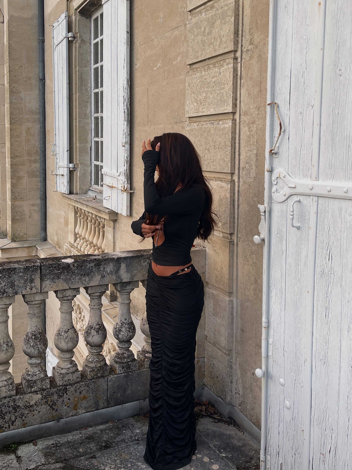 AMBA-TOP-_-MAXI-SKIRT-BLACK2_fa6b803c-0b05-4885-8864-dad712f1adcc_1350x1800-6