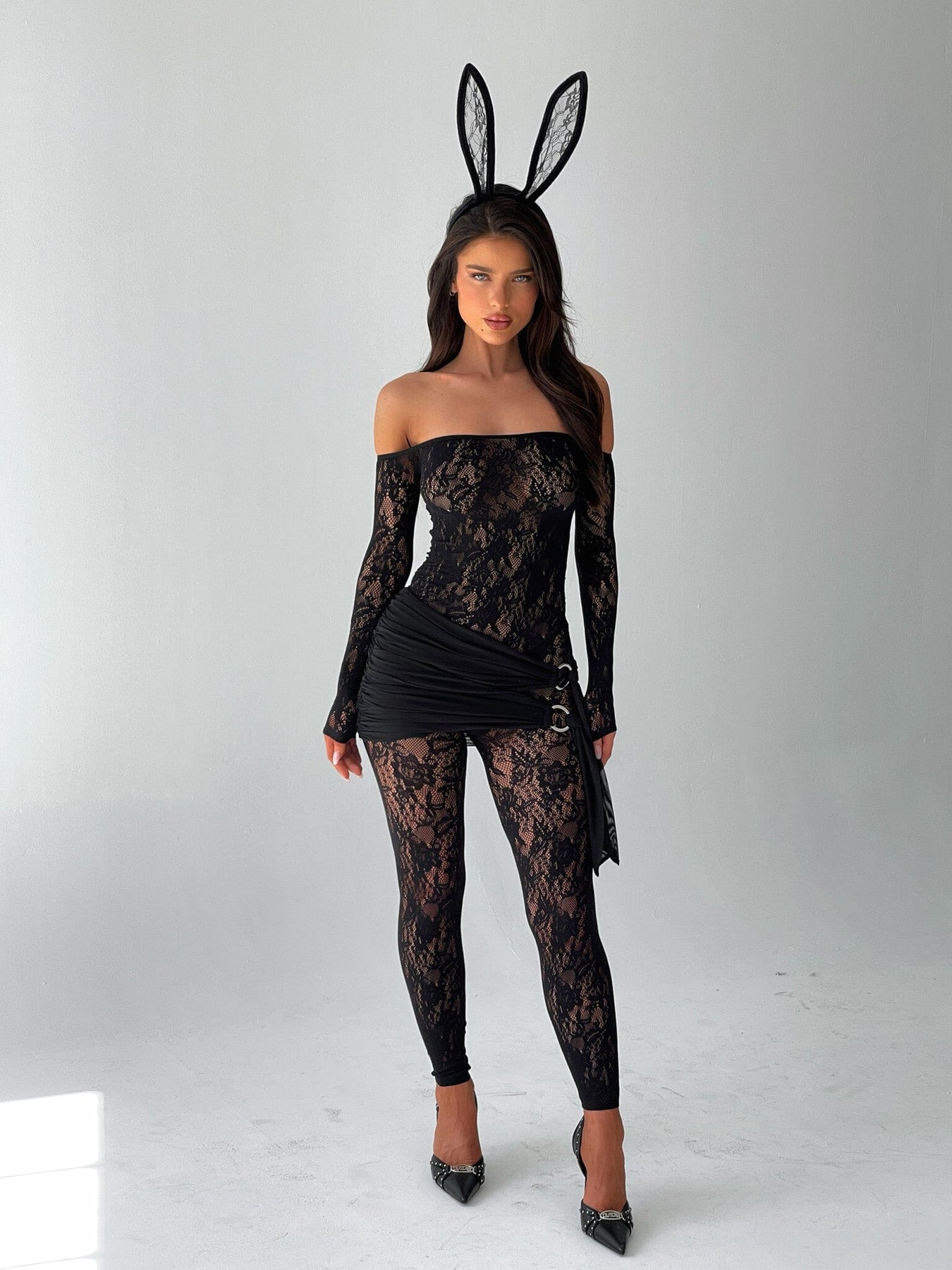 BRITTANYJUMPSUITBLACK_BRITTANYMINISKIRTBLACK3_1350x1800-6