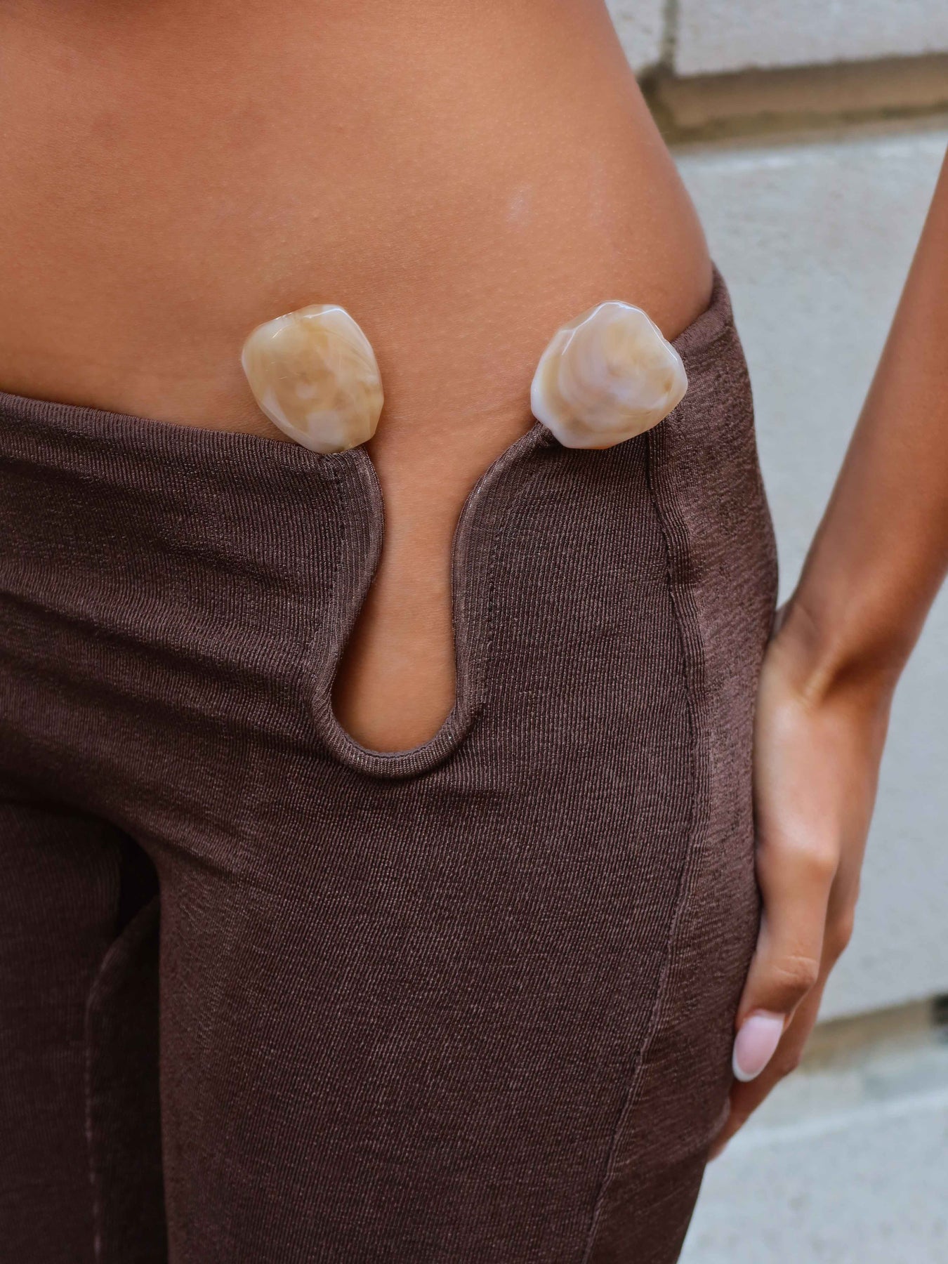 HELLE-PANTS-CHOCOLATE3_1350x1800-3