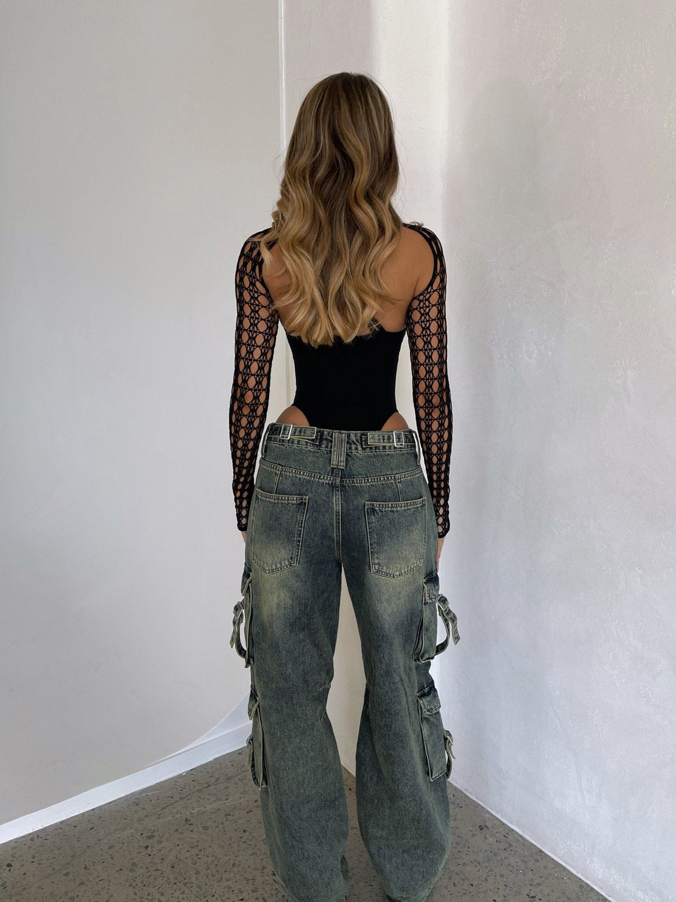 ISOLIRABODYSUITBLACK_LONGNIGHTSCARGOPANTSDENIM4_1350x1800-8