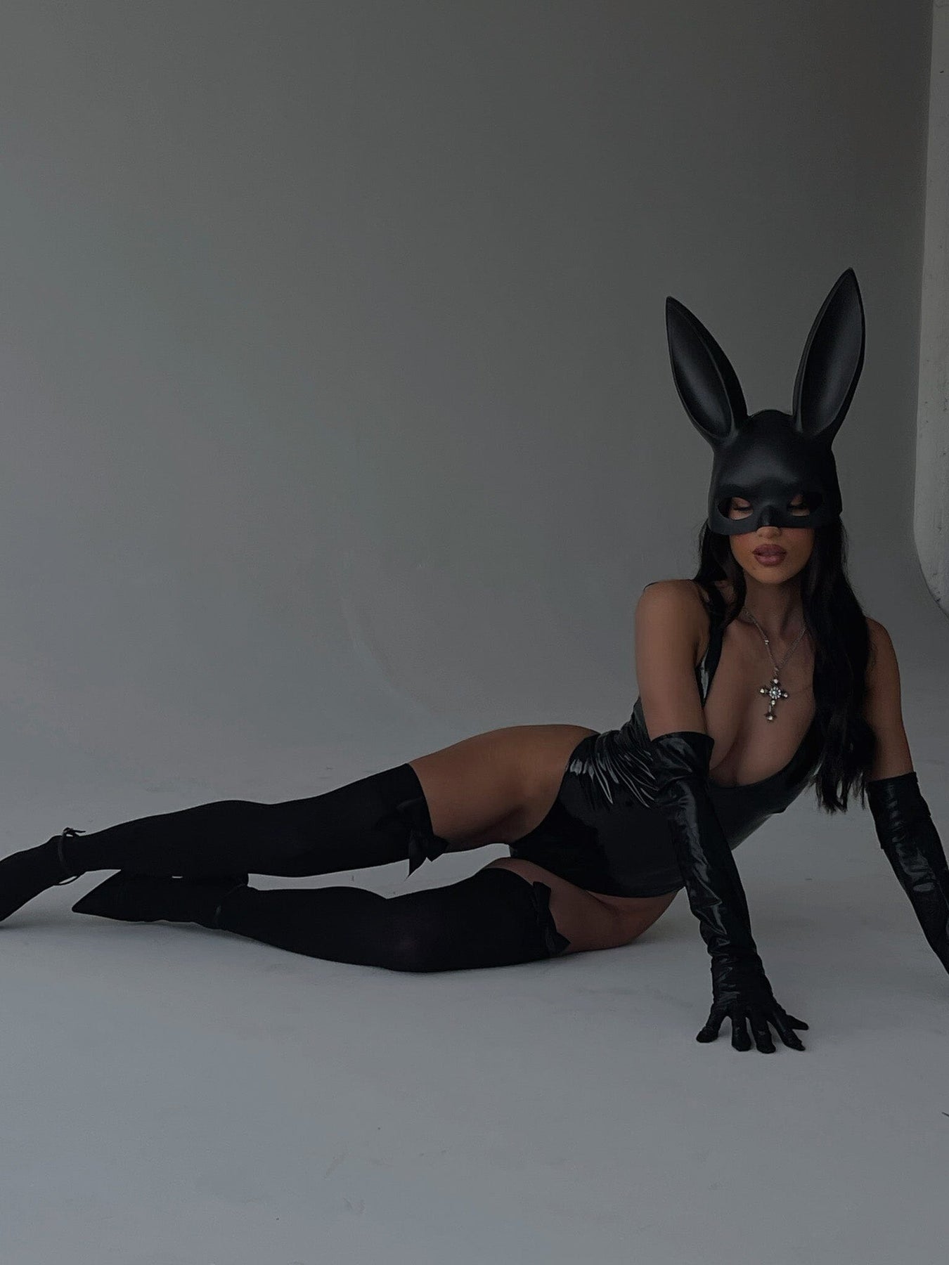 JUPITERBODYSUITBLACK6_1350x1800-3