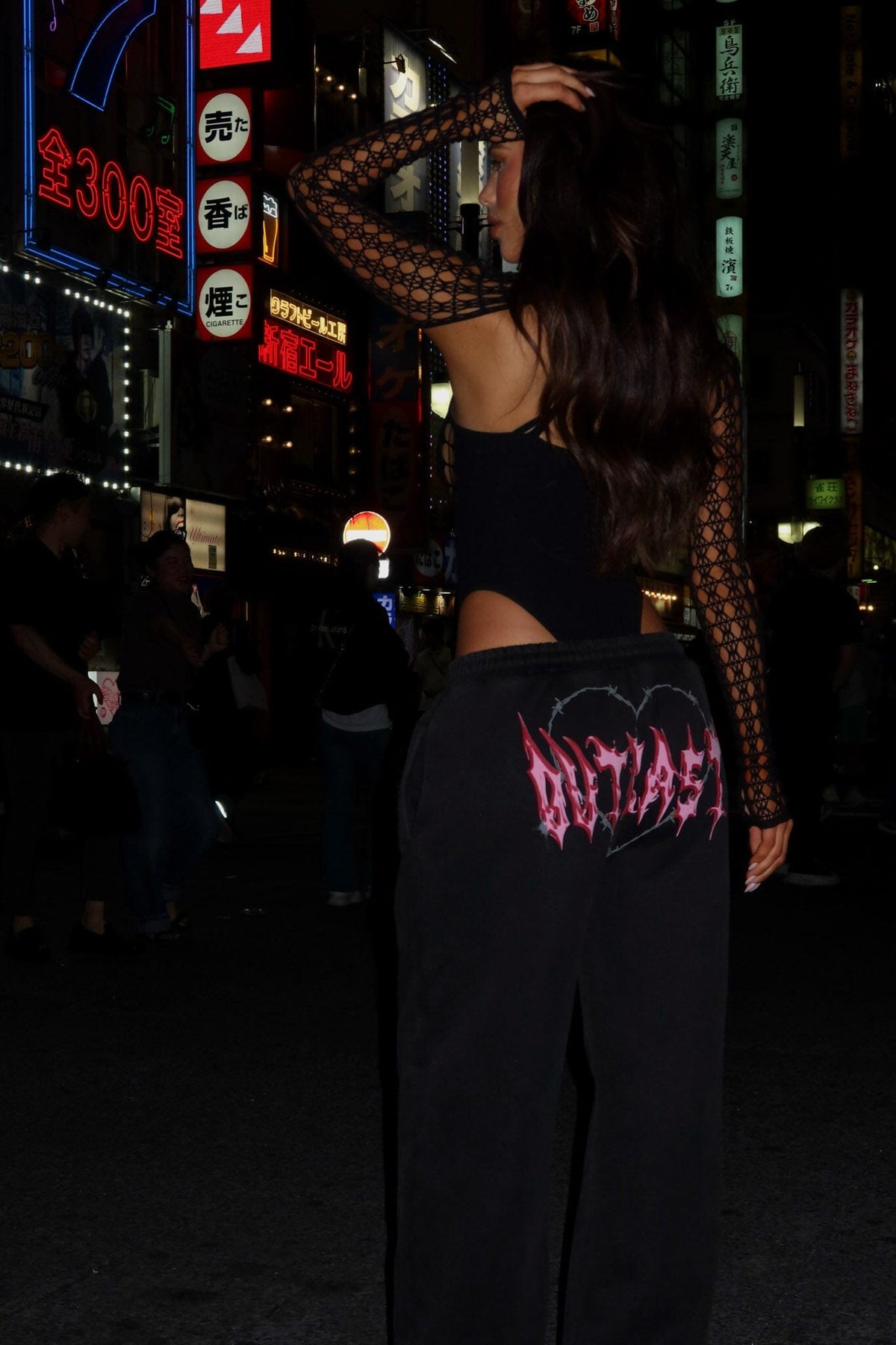 NYACROPPEDHOODIEBLACK_NYASWEATPANTBLACK_BODYSUIT8_1350x1800-2